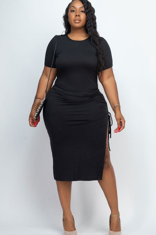 Plus size Ruched Short Sleeve Midi Dress